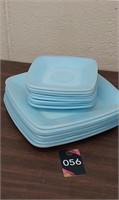 Vintage blue dishes - 
7 dinner plates & 8 tea