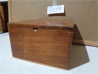 Wooden Jointed Cigar Box 7 1/2 x 7 1/2 x 4