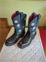 Ariat sz 7.5ladies boots