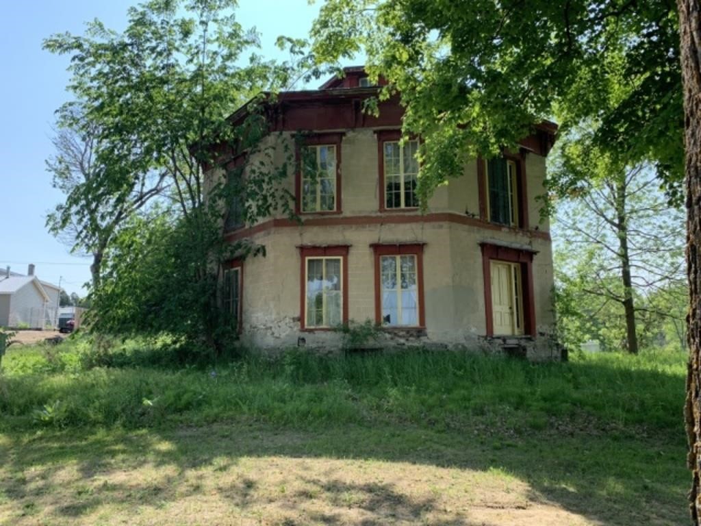 Historic Octagon House Unreserved Real Estate Auction
