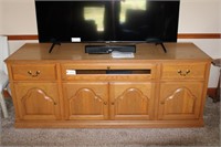 Large Oak TV Entertainment Stand