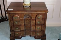 Broyhill Bachelors Chest (4) Drawer