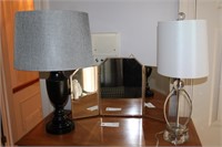 (2) Lamps & Mirror Vanity