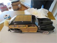 1942 CHRYSLER TOWN AND COUNTRY DIE CAST IN BOX