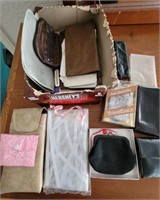 B - LOT OF POUCHES, BAGS & CASES (M19)