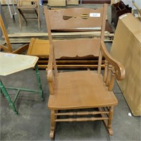 Wooden rocking chair(damage)