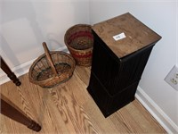 WOODEN DISPLAY STAND AND BASKETS