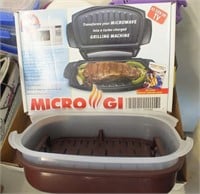 MICRO GRILL & MICROWAVE BBQ CHICKEN ROASTER