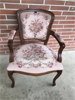 Victorian Style Cushioned Seat