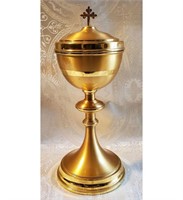 A Very Lovely Sterling Cup Chapel Ciborium With A