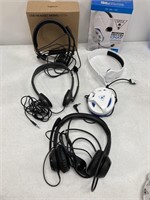 ASSORTED HEADSET ( IN SHOWCASE )