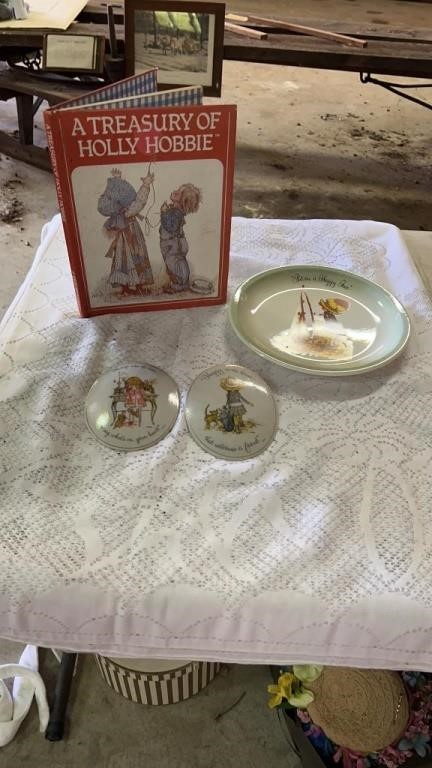 Jewelry Collectibles Barbies Quilts Dolls Glassware