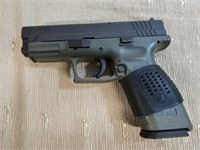 Springfield  XD-40 Semi Auto Handgun