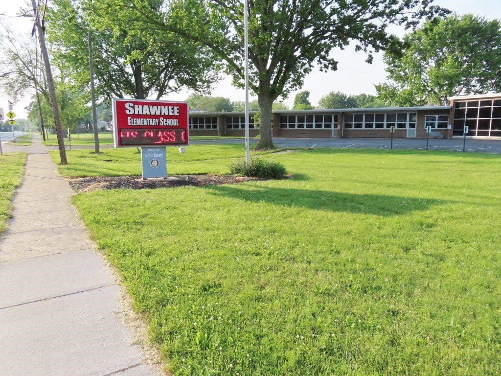 Huron City School on 6.59 acres online auction