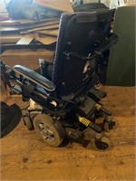Electric wheelchair with battery