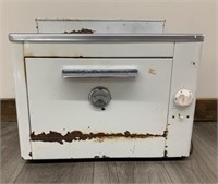 Mid Century Cottage Stove with Oven