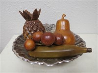 SILVERPLATED SHELL BOWL WITH WOOD FRUIT