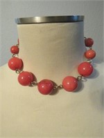 PEACH COLORED LARGE BEADS GRADUATED COLOR CHOKER