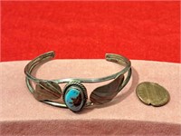 Vintage Bracelet w/ Turquoise like Stone