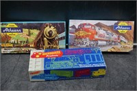 HO Scale Train Cars in Boxes