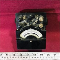 Vintage Amps / Volt Meter