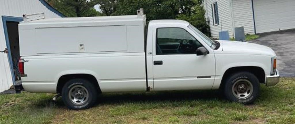 1997 GMC 1500 Work Truck With Utility Bed Cover
