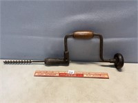 GREAT ANTIQUE HAND DRILL