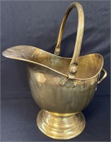 SUBSTANTIAL BRASS FOOTED COAL SCUTTLE W HANDLE