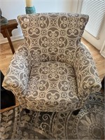 GORGEOUS ARM CHAIR 1 of 2