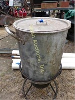 gas cooker w/ pot