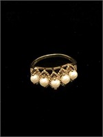 Vintage 10k Gold w/ White Pearls Ring