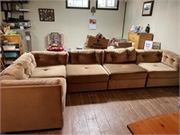 6PCE. BROWN SECTIONAL COUCH - 133X66" - 32" SQ. EA