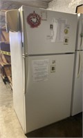 (5th) Amana Refrigerator/Freezer #TAI18TW 65”