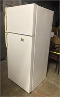 (5th) GE Model Refrigerator/Freezer #GTS18HBMFRWW
