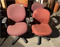 Foam Lined Swivel Office Chairs 
Approx