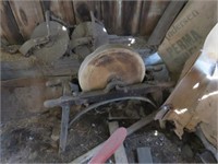 GRINDING STONE WHEEL -BRING HELP TO REMOVE