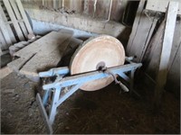 GRINDING STORNE WHEEL - BRING HELP TO REMOVE