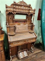 Ornate Oak Pump Organ