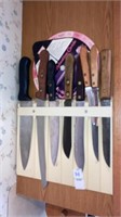 Rack of kitchen knives