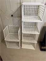 STACKABLE CUBE SHELVING