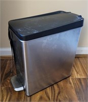 Foot activated waste basket. 13×13×6