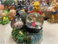Whinnie the Pooh Snow globe