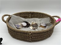 HANDLED BASKET NICE W 4 COMPLETE CARVED SHELL FISH