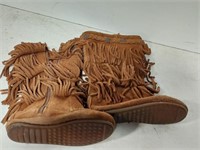 child's size 1 moccasin boot - look new