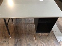 Youth student desk grey black 36x20x27" T