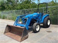 Ford New Holland 1925 4X4 Hydrostatic Tractor