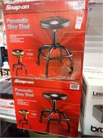 PAIR OF NEW SNAP-ON PNEUMATIC SHOP STOOLS