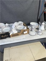 Full 12 place setting dish set c/w extra pieces