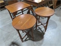UNIQUE OAK TABLE WITH PULLOUT FOLDING ROUND TABLE