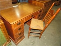 SOLID WOOD 7 DWR KNEEHOLE DESK WITH CHAIR